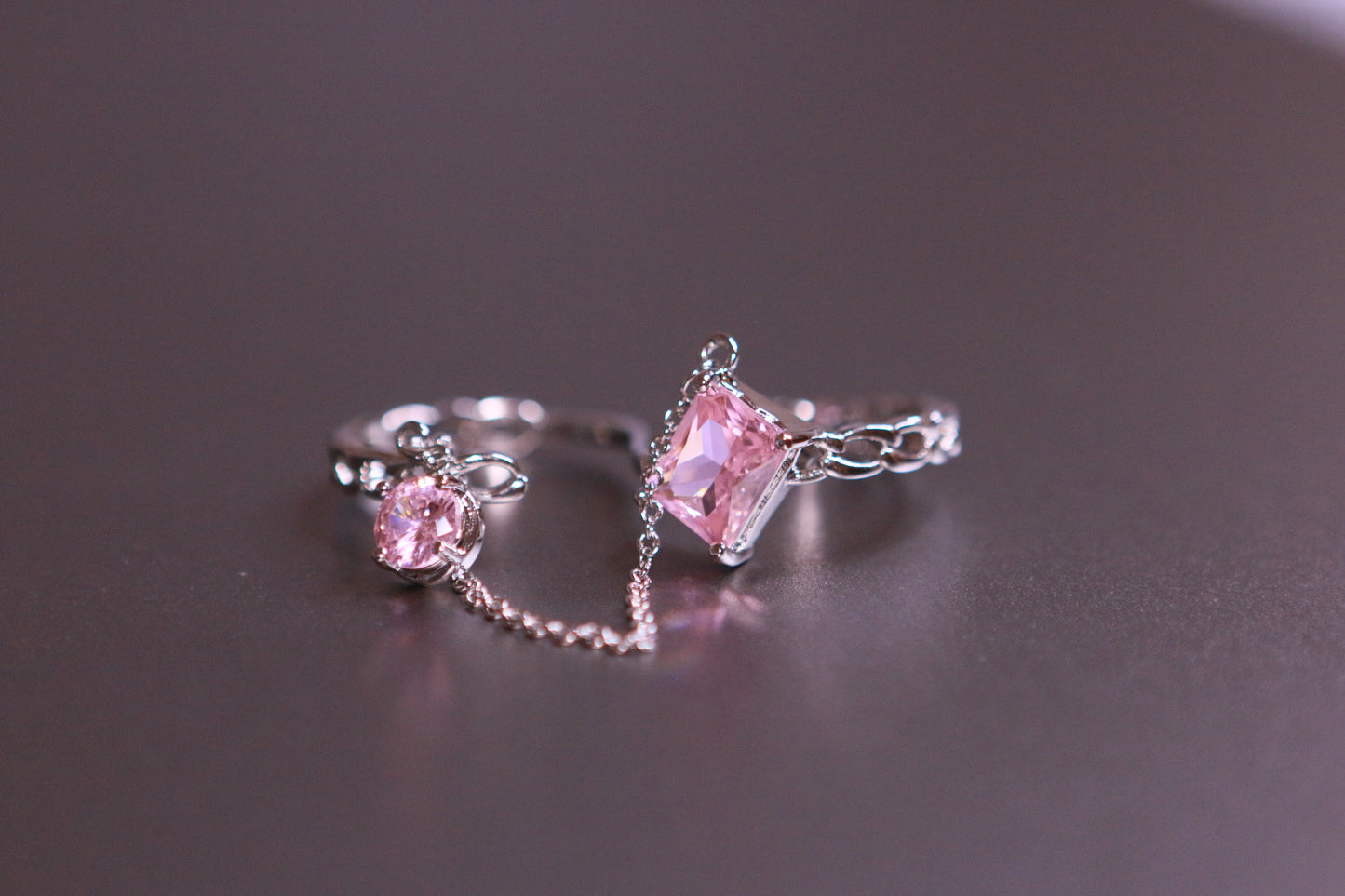 Zircon Linked Ring